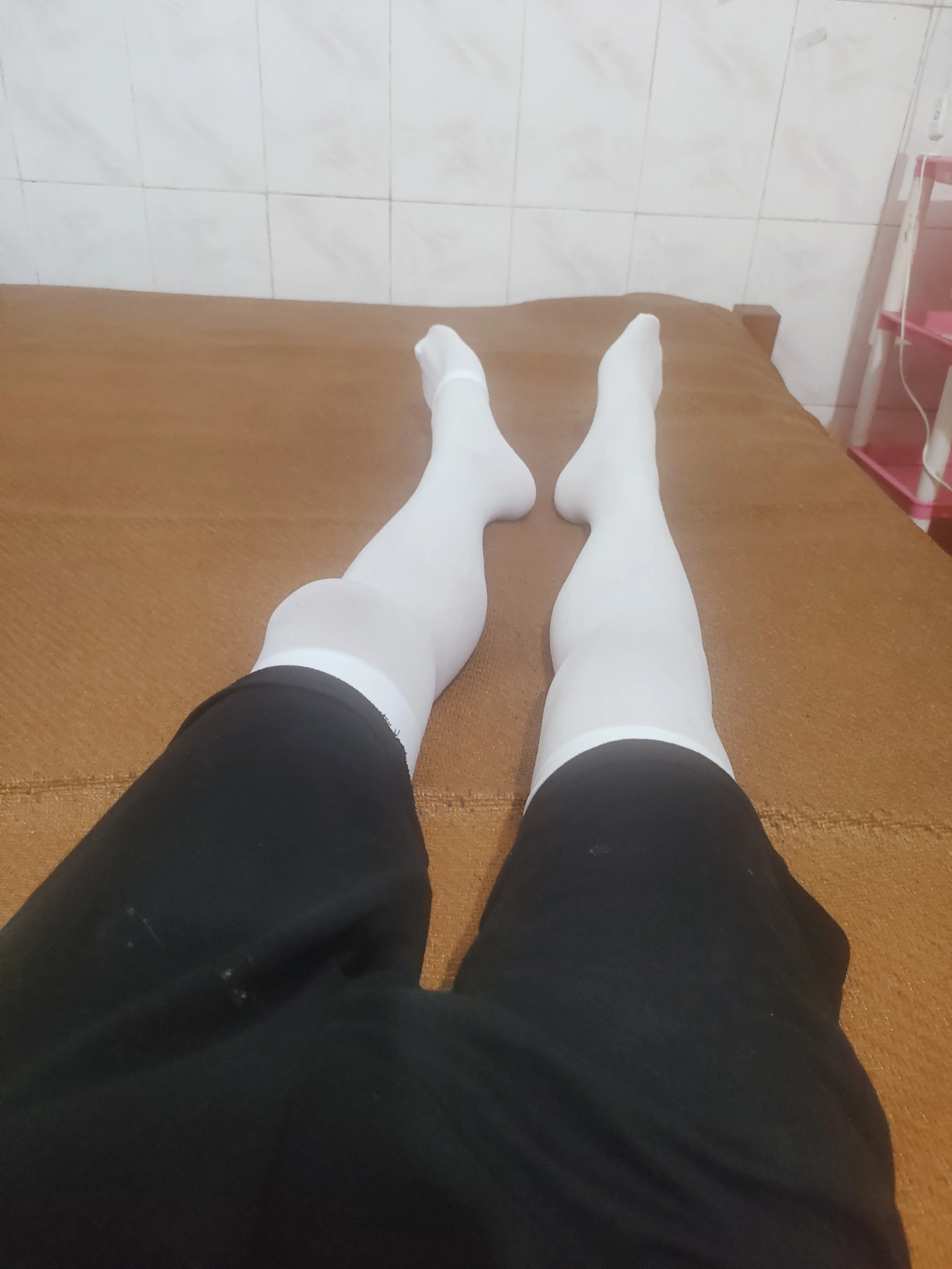 我是你们的小蛋蛋呀，第一次穿小白丝有点小激动。